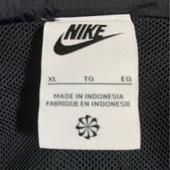 Nike Women’s Sportswear Essential Woven Jacket-Size XL New - Picture 6 of 8